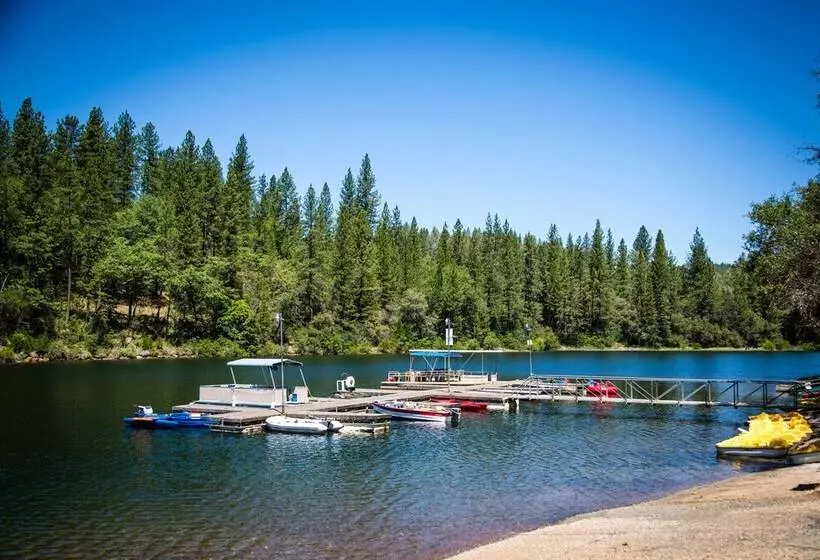 Hotelli Lake Of The Springs Rv Resort