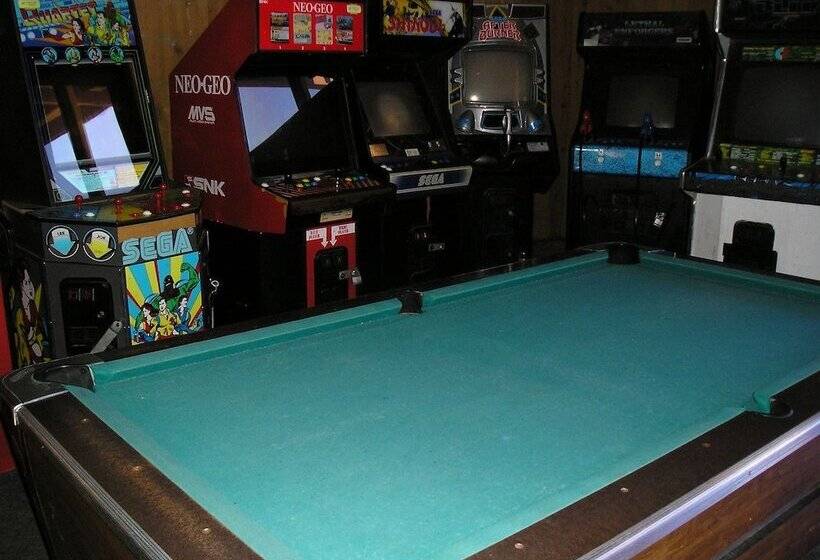 בית מלון כפרי Lake Of The Springs Rv Resort