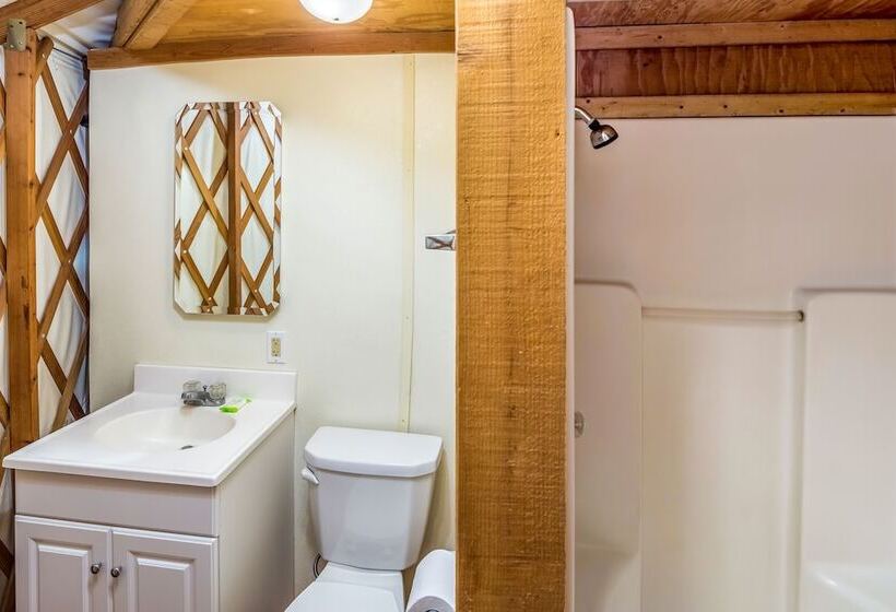 בית מלון כפרי Lake Of The Springs Rv Resort