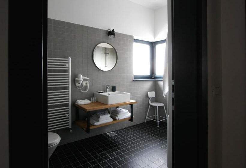 فندق The Pines Boutique Villa