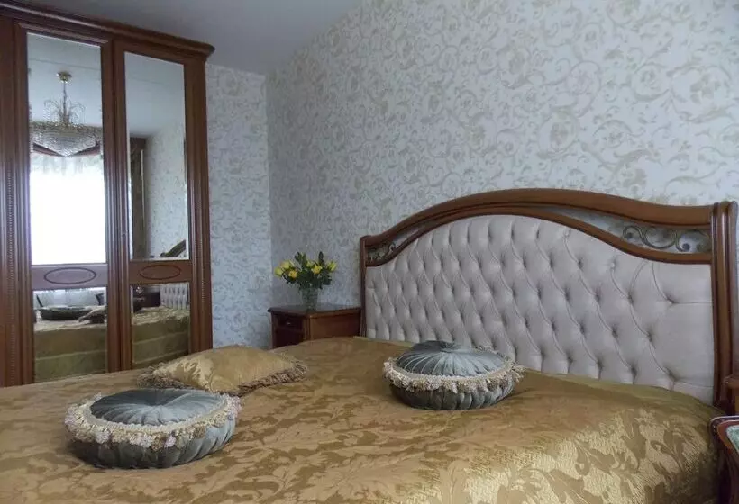 هتل Weena House