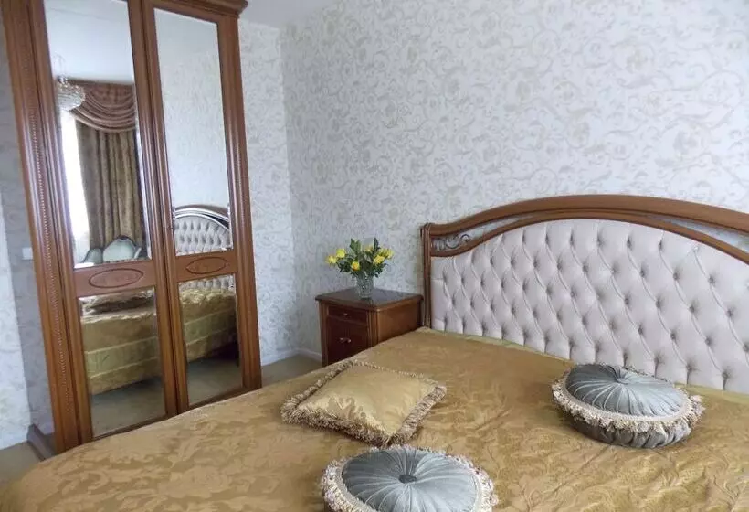 هتل Weena House