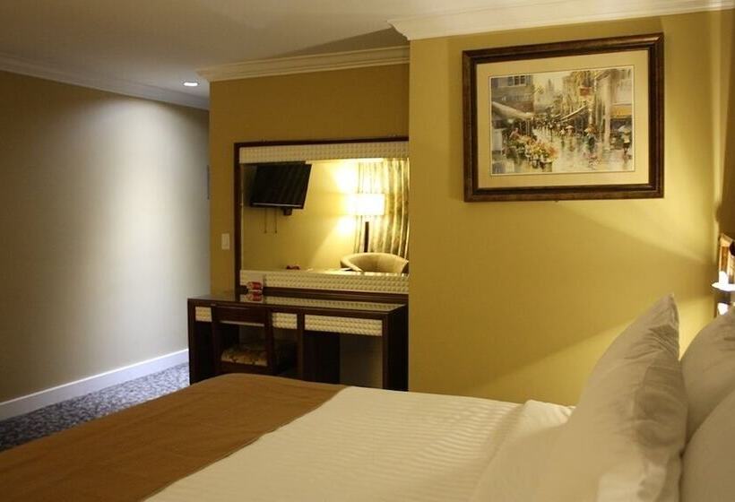 The Deluxe Hotel Vancouver