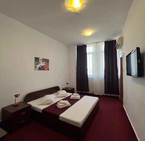 هاستل Tineretului