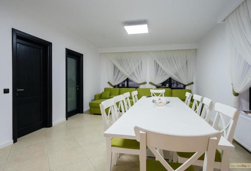 住宿加早餐  Acasă în Voroneț