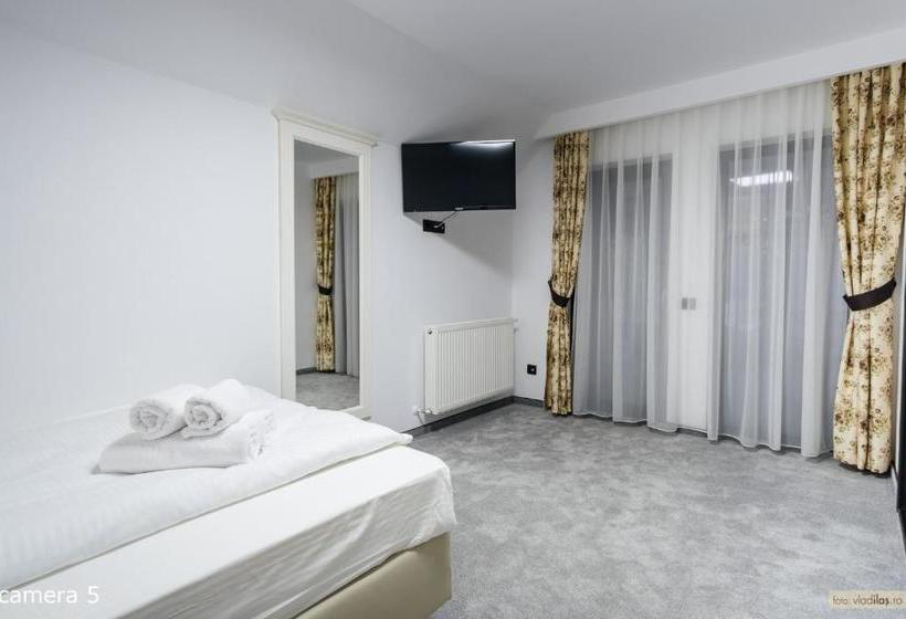 住宿加早餐  Acasă în Voroneț