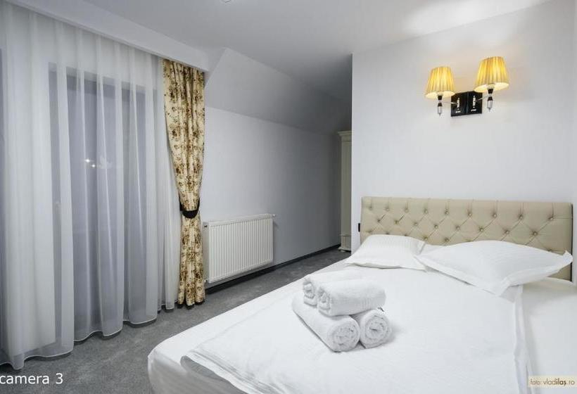 住宿加早餐  Acasă în Voroneț