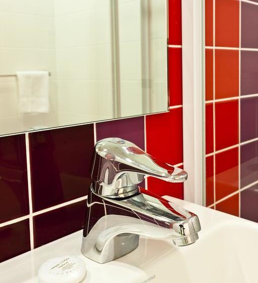 Bounce Hotel - Hostel