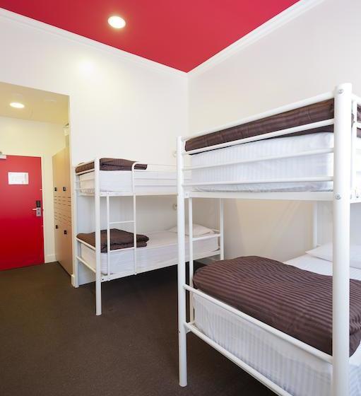 Bounce Hotel - Hostel