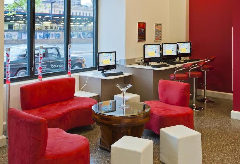 Bounce Hotel - Hostel