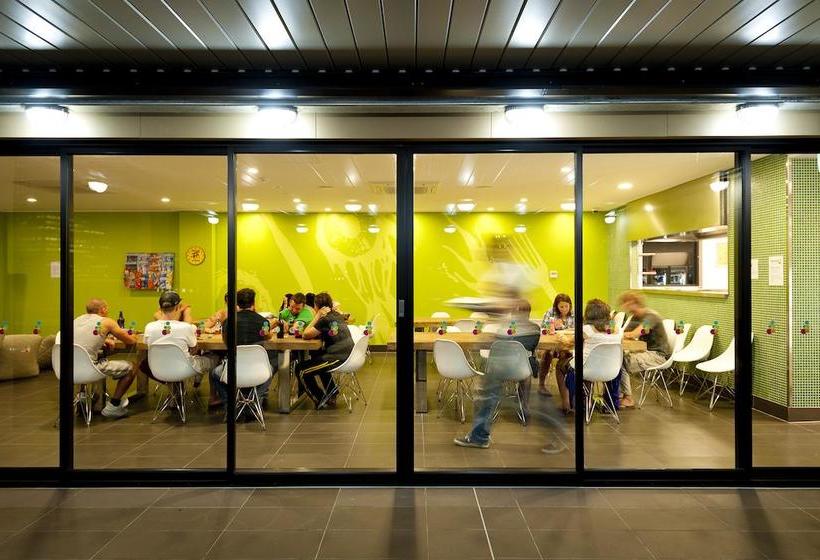 Bounce Hotel - Hostel