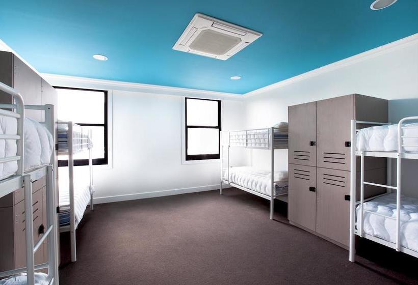 Bounce Hotel - Hostel