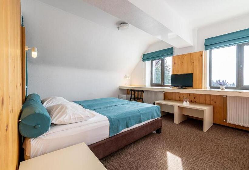 Complex Hotelier Cota O Mie