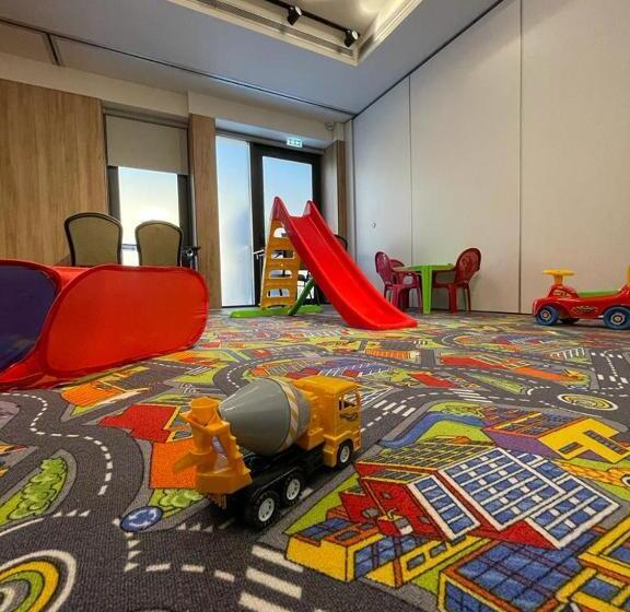 Complex Hotelier Cota O Mie