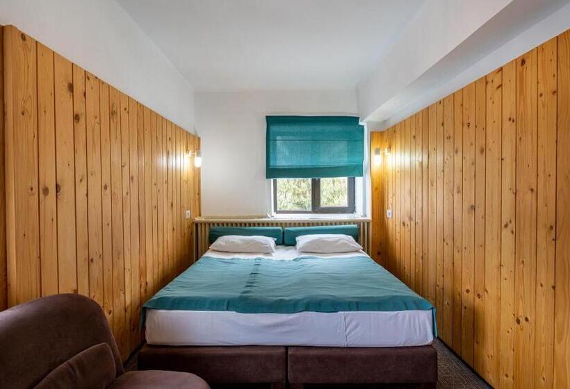 Complex Hotelier Cota O Mie