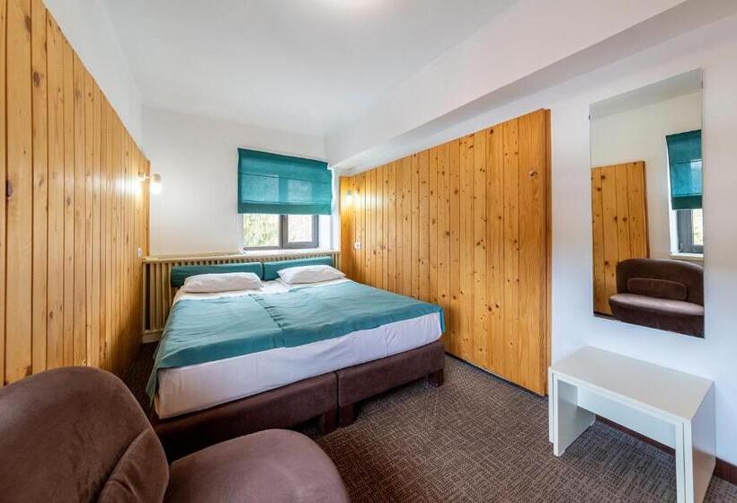 Complex Hotelier Cota O Mie