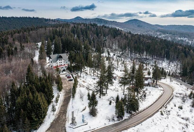 Complex Hotelier Cota O Mie