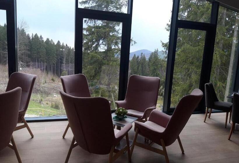 Complex Hotelier Cota O Mie