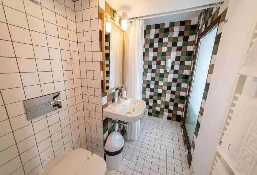 Complex Hotelier Cota O Mie