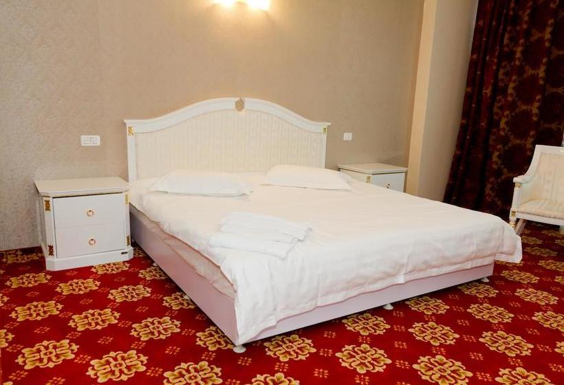 Hotel Complex Aristrocratos