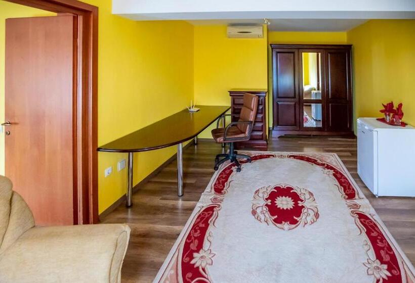 فندق Noroc Si Fericire