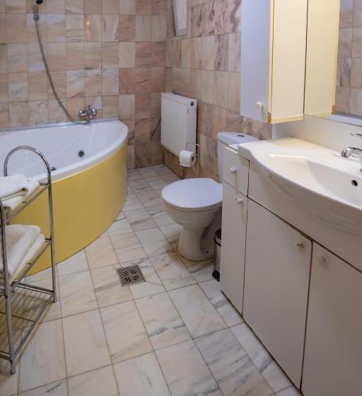 فندق Noroc Si Fericire