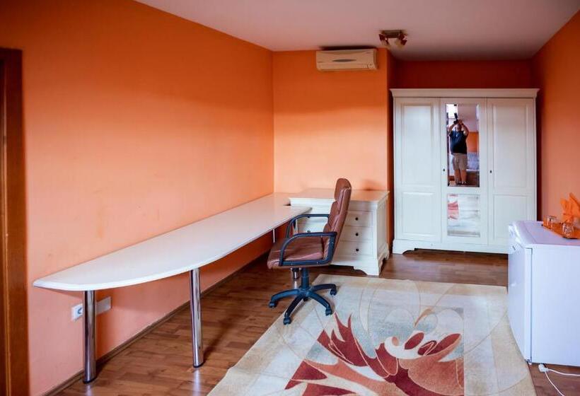 فندق Noroc Si Fericire