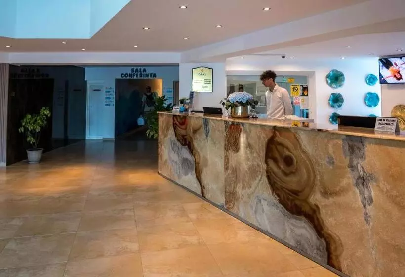 Hotel Opal