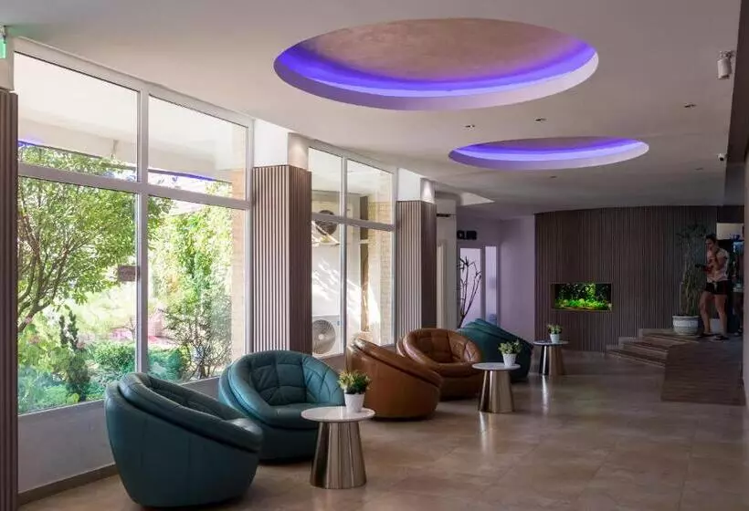 Hotel Opal