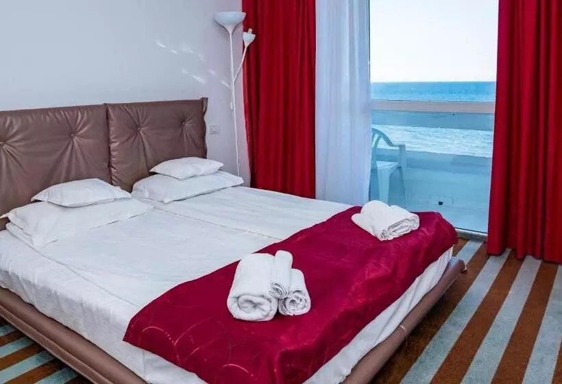 Hotel Opal