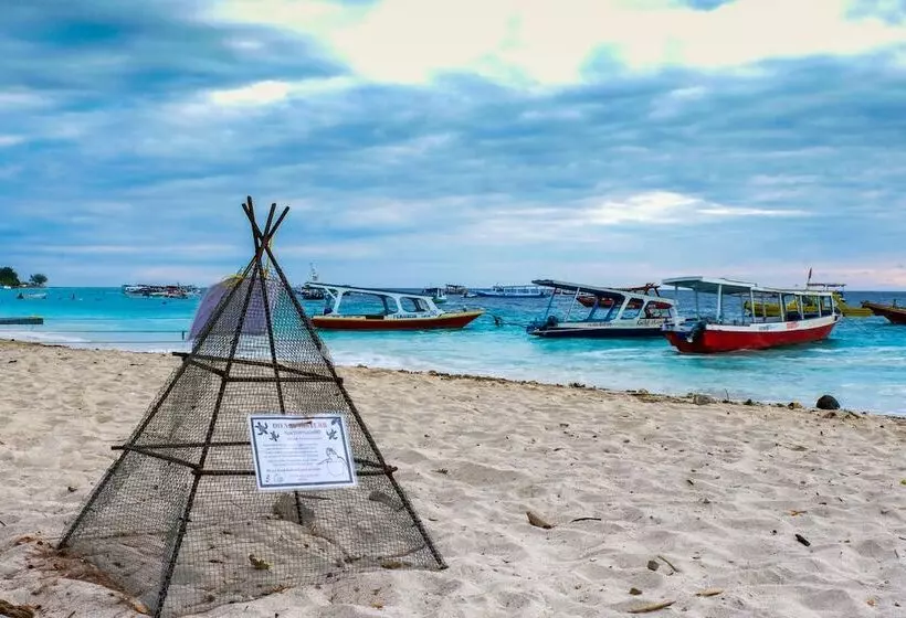 هتل Reddoorz At Ocean 2 Gili Trawangan