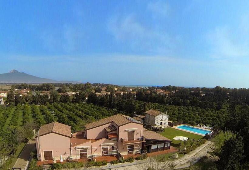 هتل Sicily Country House & Beach