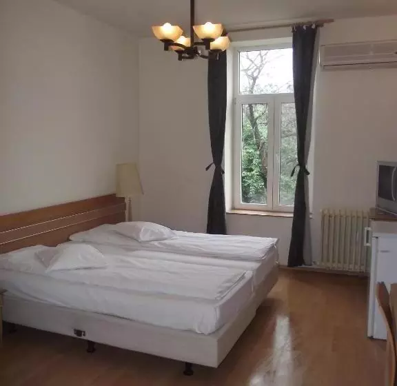 Hotelli Villa Carmelita