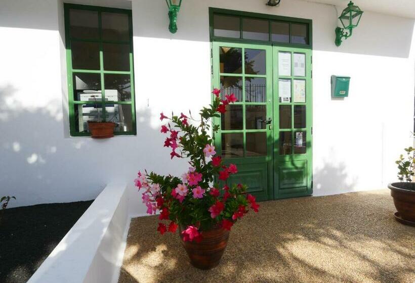 Apartamentos Tropicana