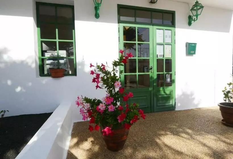 Apartamentos Tropicana