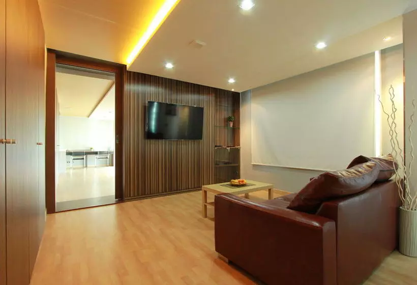 Big Tree Residence