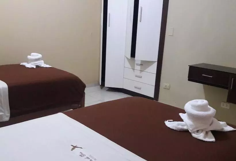 ホテル Botón De Oro