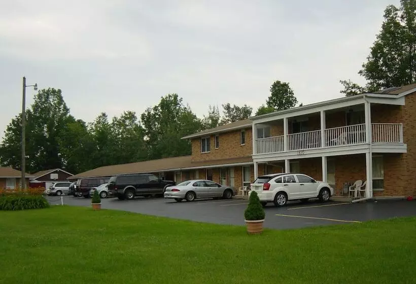 ホテル Chateau Motor Lodge