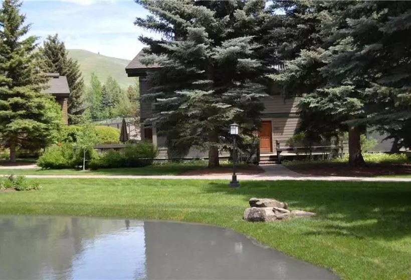 هتل Dollar Meadows by Wyndham Vacation Rentals