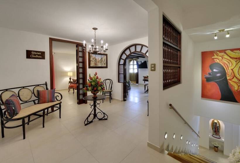 ホテル Dorado Plaza Calle Del Arsenal