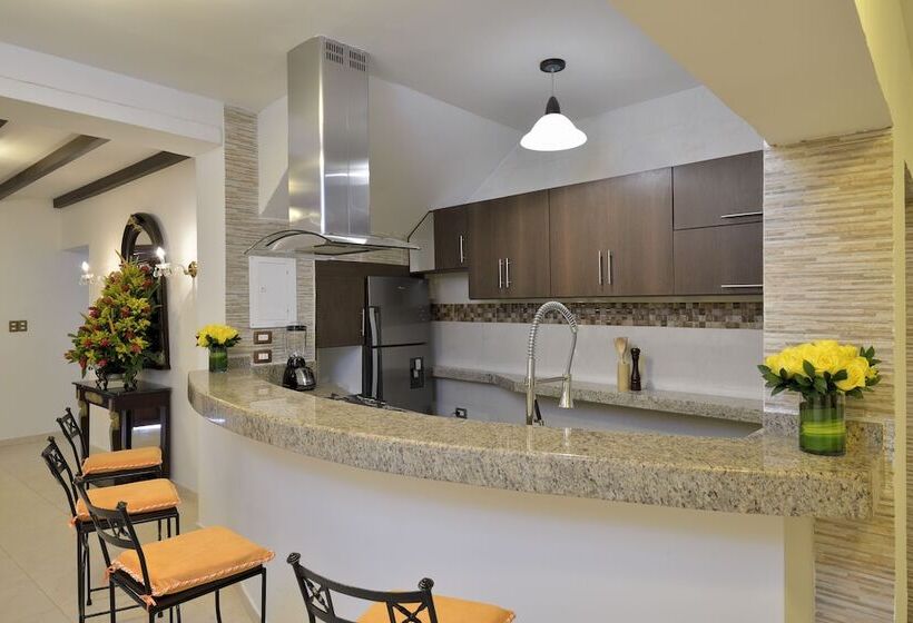 ホテル Dorado Plaza Calle Del Arsenal