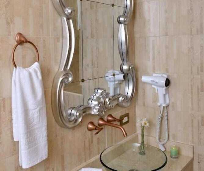 ホテル Dorado Plaza Calle Del Arsenal