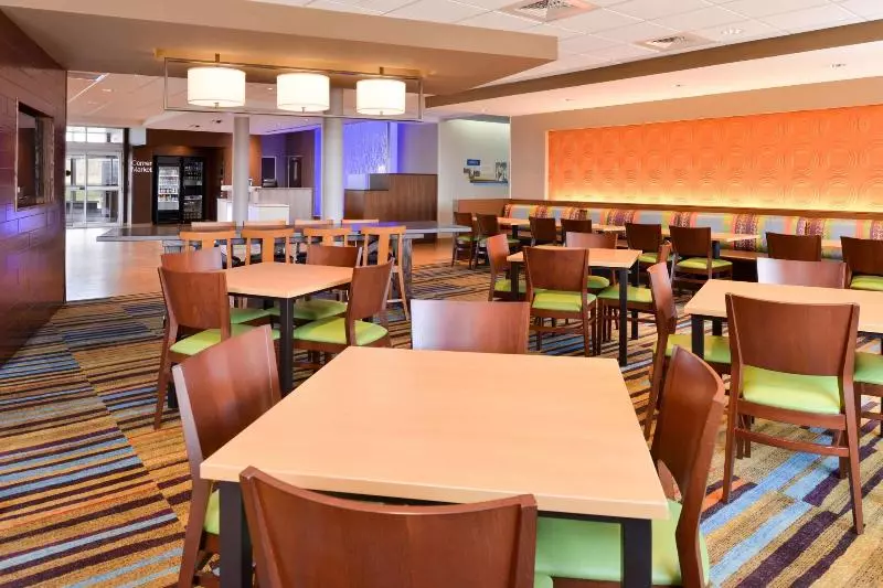 ホテル Fairfield Inn & Suites Chillicothe