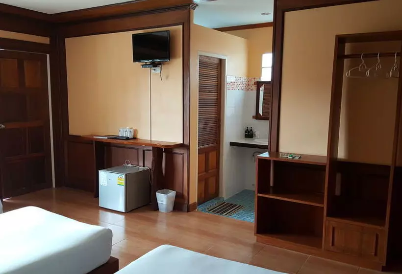 Hotelli Jj Bungalow & Guest House