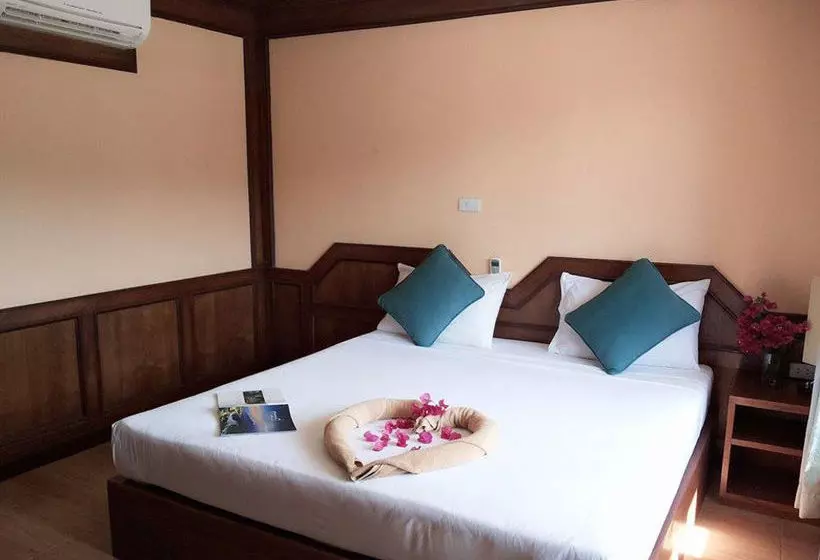 Hotelli Jj Bungalow & Guest House