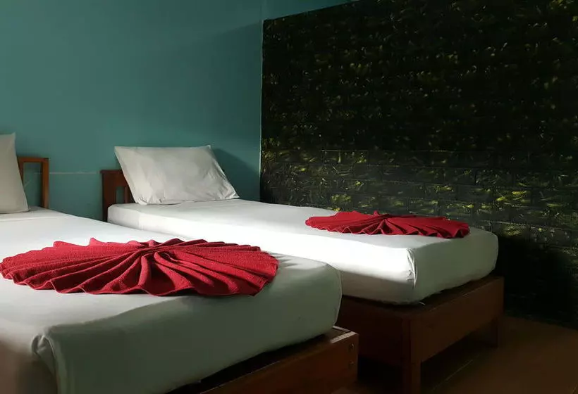 Hotelli Jj Bungalow & Guest House