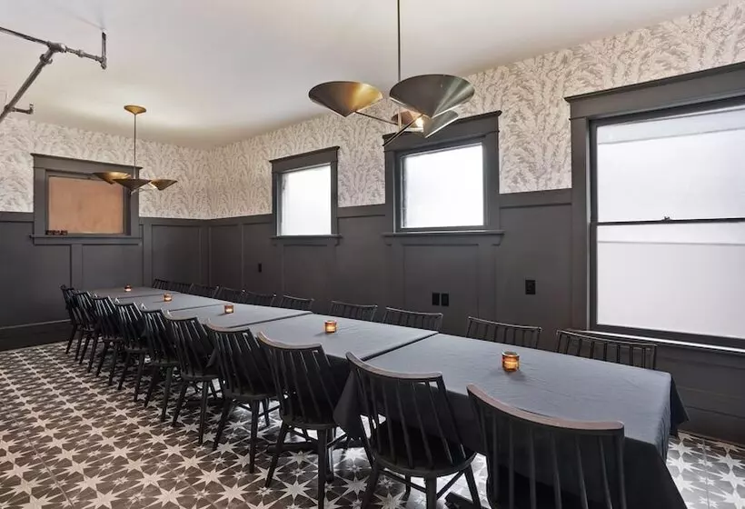 Hotelli Greenbriar Inn