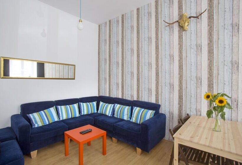 בית מלון כפרי Hostel Cinnamon