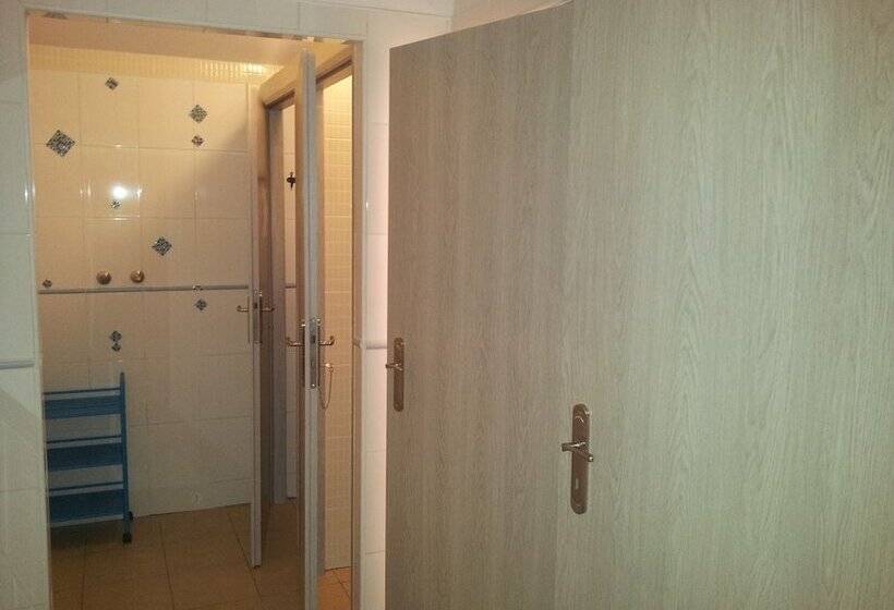 בית מלון כפרי Hostel Cinnamon