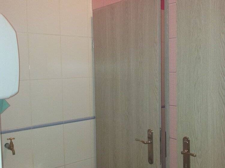 בית מלון כפרי Hostel Cinnamon